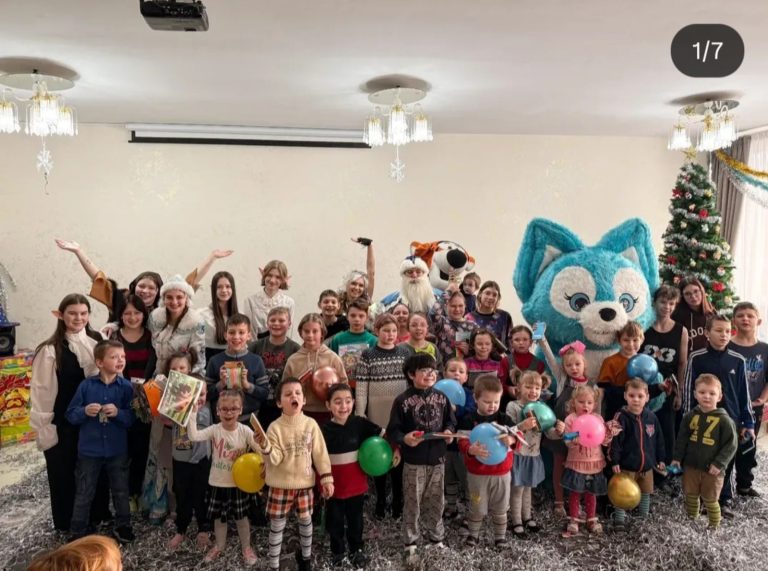 Маленькие моменты большого счастья! Игровая программа в детском доме