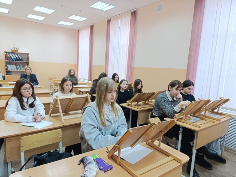 Третий день профессионально-предметной недели цикловой комиссии «Парикмахерское искусство и декоративная косметика»