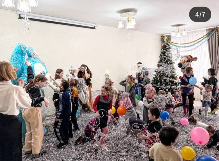 Маленькие моменты большого счастья! Игровая программа в детском доме