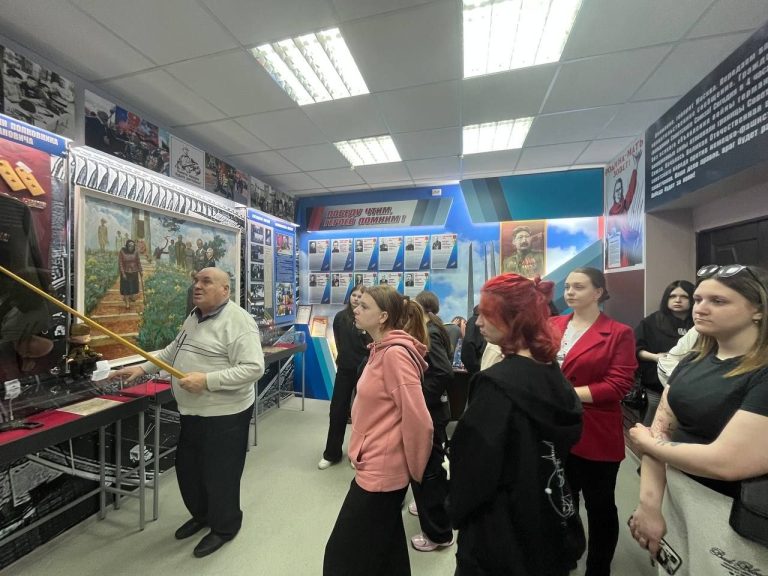 Погружение в историю. Группа 205б в Народном музее боевой славы!