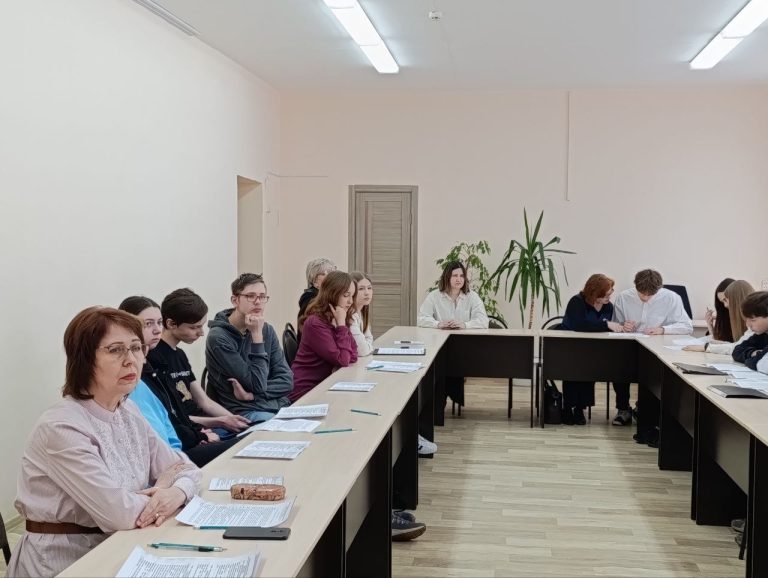 Научно-практическая конференция с международным участием – “Профессиональное образование: первый шаг в науку”!